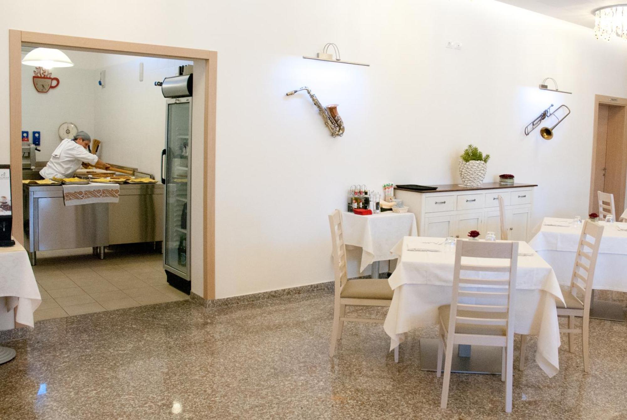 Hotel Ristorante Cesare Savignano sul Rubicone Εξωτερικό φωτογραφία